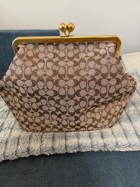 Authentic Coach Large Kisslock Frame Bag In Crystal Signature Jacquard